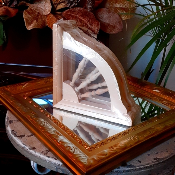 Beautiful Basswood Brackets 7" Spindles Phoenix Millwork Beaumont TX USA - Picture 1 of 5
